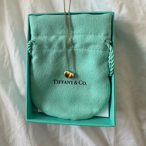 Bean Design Pendant Necklace - Picture 3 of 4